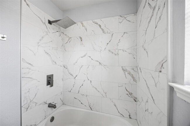 Building Photo - 21510 Broadstone Dr