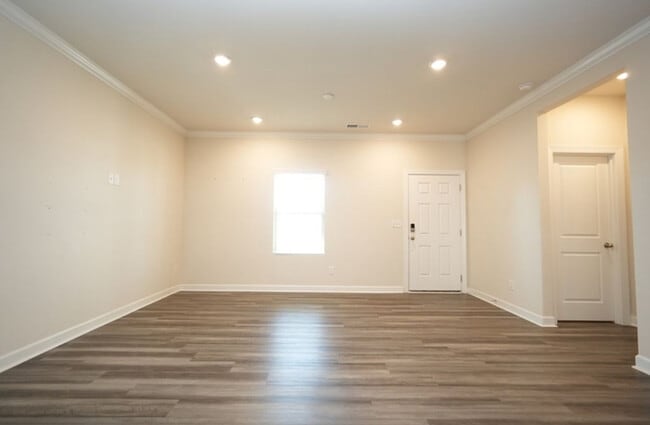 Building Photo - !!! COMING SOON!!! Updated 3BR 3BA Home w/ Private Yard • Stainless Kitchen • Loft in Huntersville