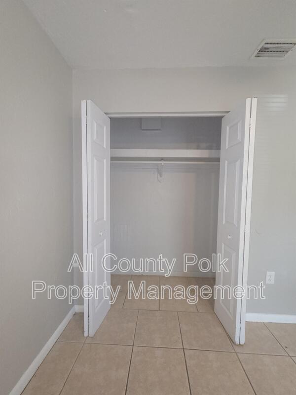 Building Photo - 709 Pineville Ln