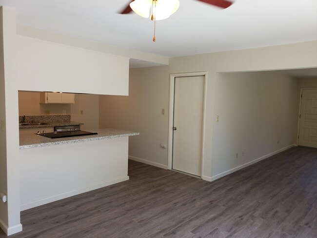 Building Photo - Nice, Cute and Clean!!!