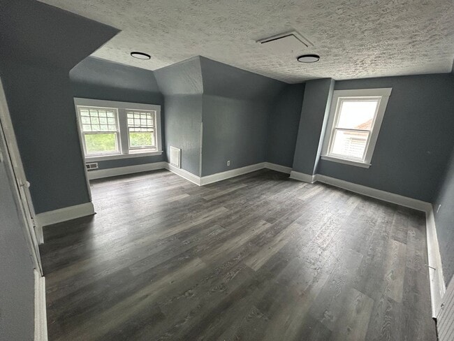 Building Photo - SECTION 8 and EDEN Accepted! Newly renovat...