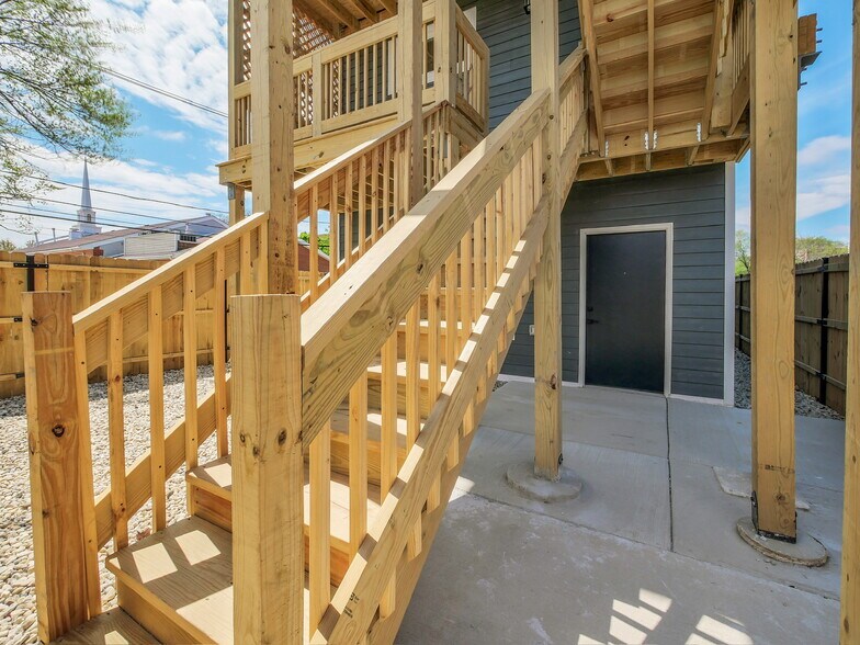 Building Photo - 1139 S Mozart St