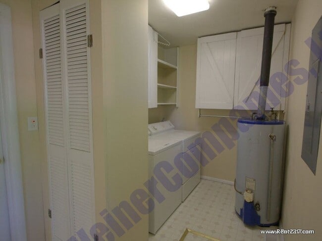 Building Photo - Available June 1st 2026!