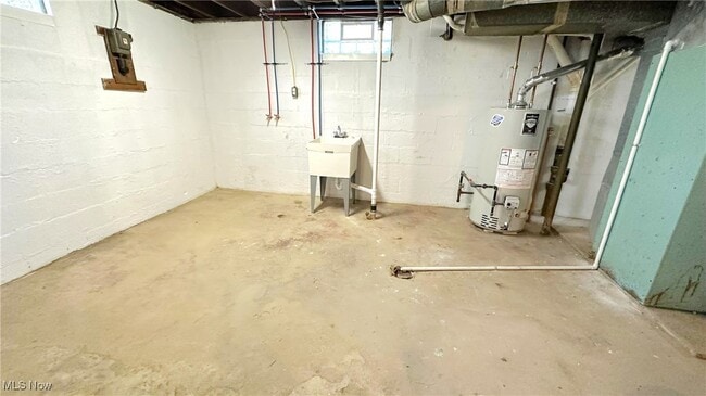 Building Photo - 2339 Chestnut St