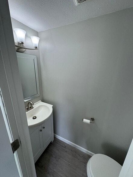 Building Photo - 33 Campbell Dr