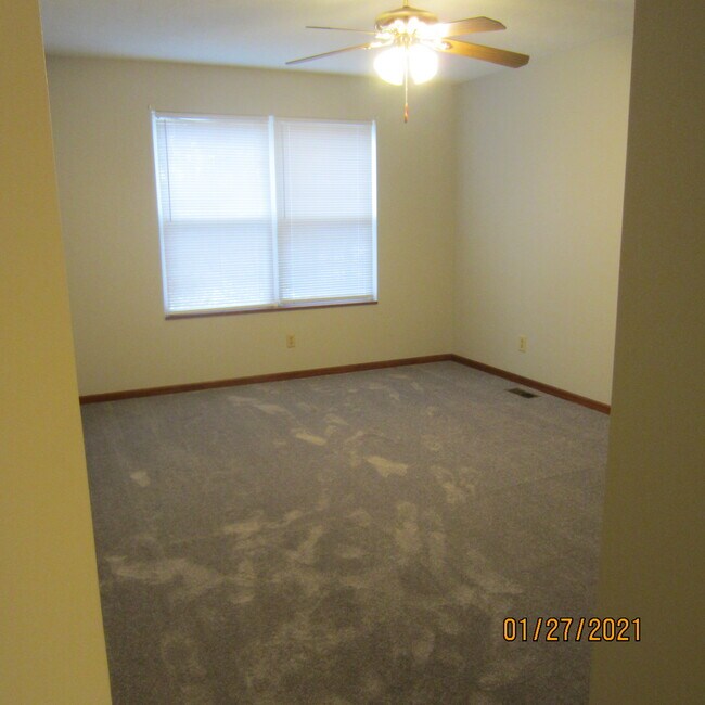 Building Photo - 3423 Clearview Pl