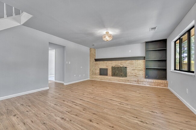 Building Photo - $3,600.00 - 4 Bedroom, 3.5 Bathroom, Singl...