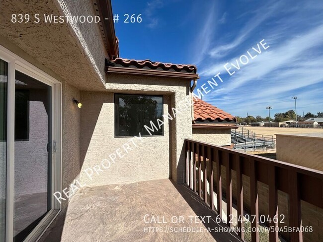 Building Photo - Lovely Mesa Condo