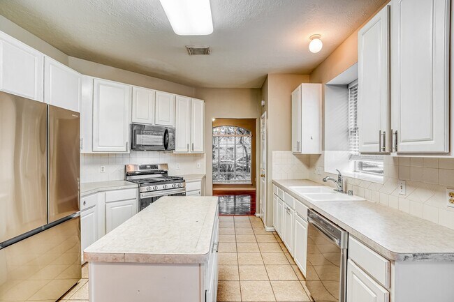 Building Photo - 12831 Pheasant Lake Ct
