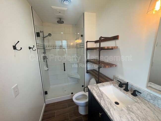 Building Photo - 1770 Luxton St