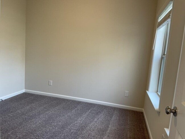 Building Photo - 3400 Reagan Way