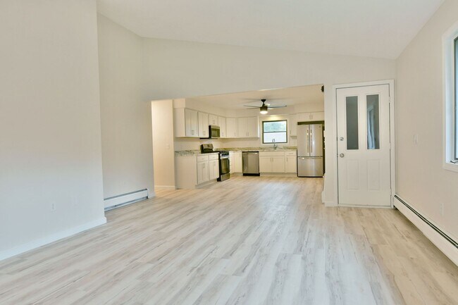 Building Photo - 920-922-922 Cynthia Ct