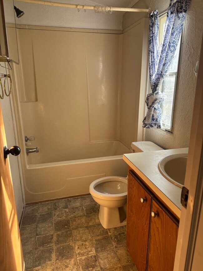 Building Photo - 313 NW 3rd St