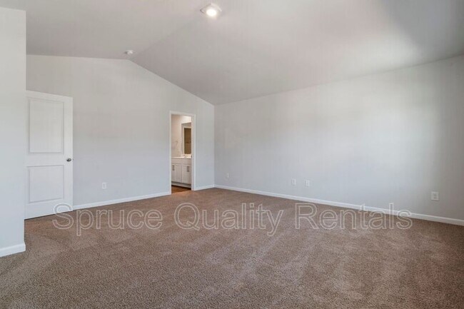 Building Photo - 112 Saddlehorse Ln