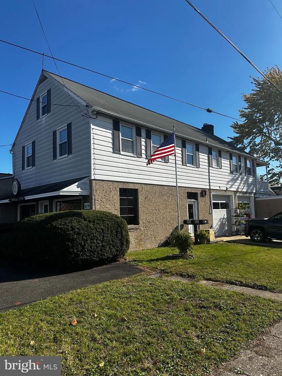 Building Photo - 659 N Main St