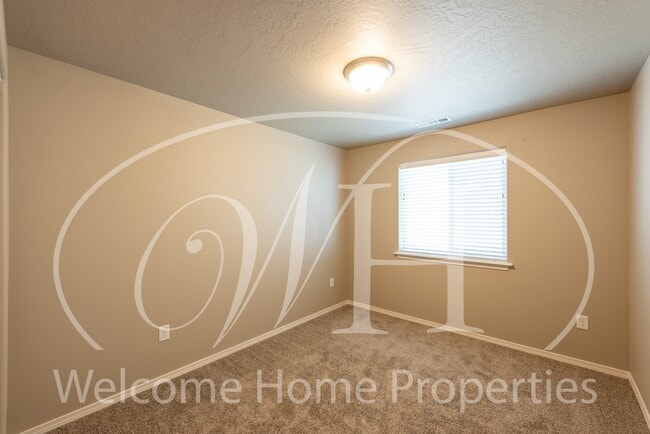Building Photo - Beautiful Newer Home in New Neighborhood