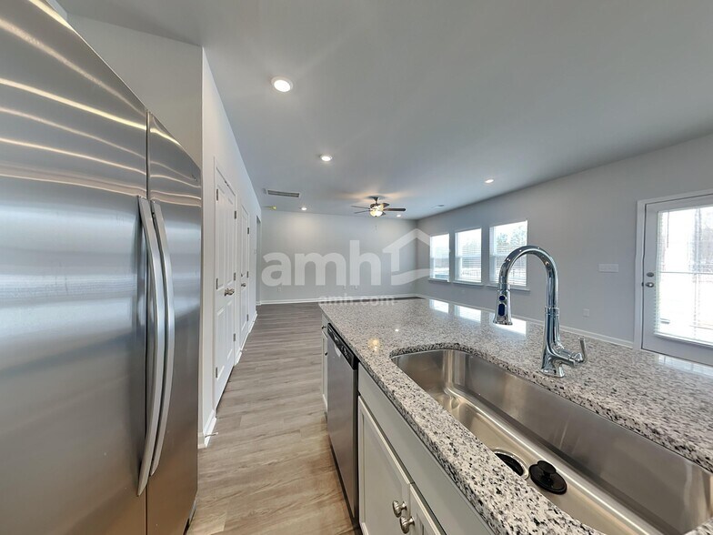 Building Photo - 3980 Zepelin Wy