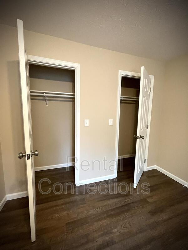 Building Photo - 810 S Bentley St
