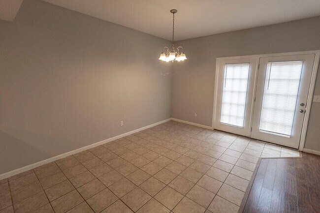 Building Photo - 1945 Center St