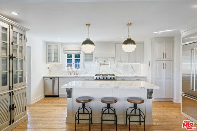 Building Photo - 26887 Sea Vista Dr