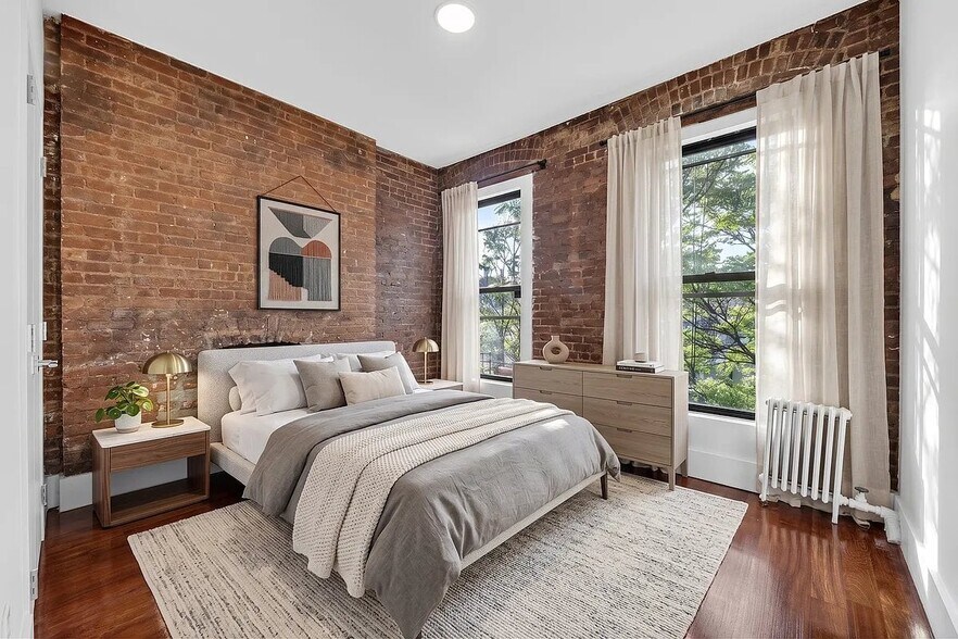 Building Photo - 7 Carmine St