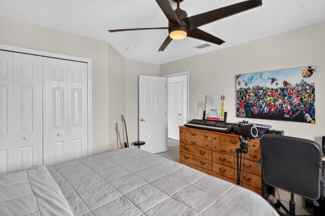Building Photo - 515 Corvina Dr