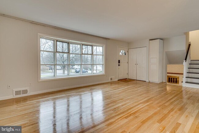 Building Photo - 4223 San Juan Dr