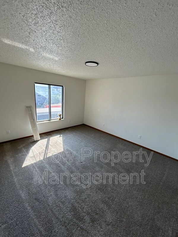 Building Photo - 205 E Arbor Ave