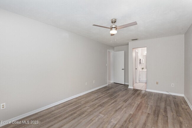 Building Photo - 2620 Redwood Ave