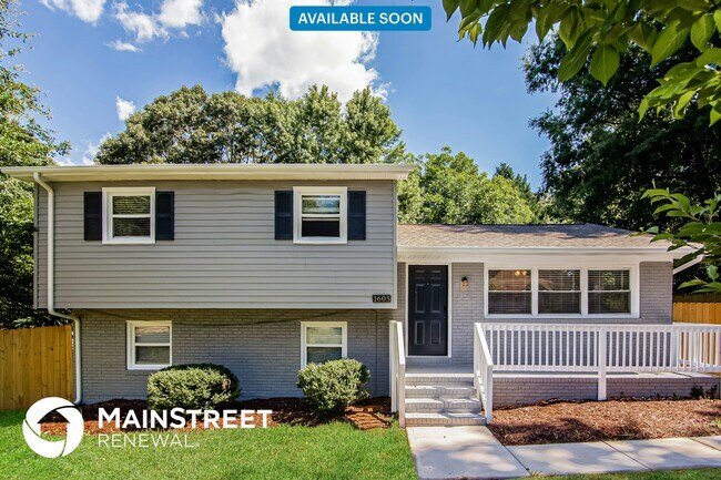 Primary Photo - 1605 Rolling Meadow Ln