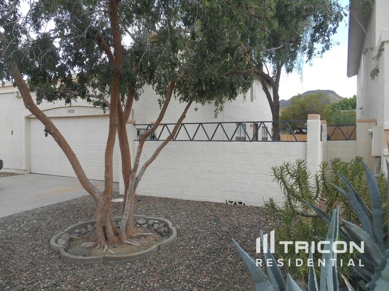 Building Photo - 4772 W Tonto Dr