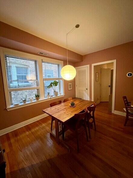 Building Photo - 2153 W McLean Ave