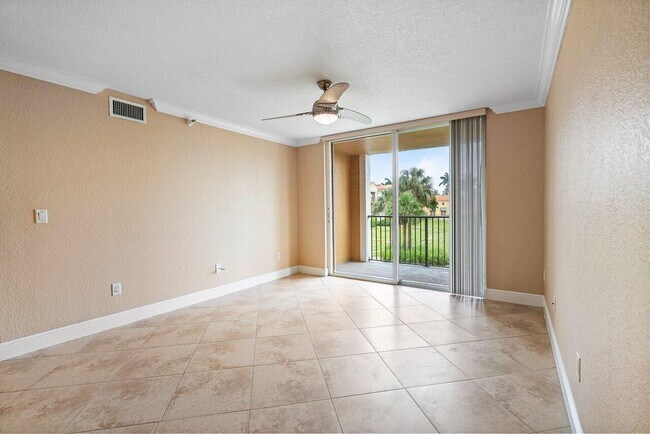 Building Photo - 135 Yacht Club Way