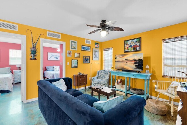 Building Photo - 21 Poinciana Dr