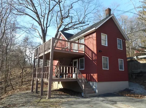 Building Photo - 213 Hamburg Turnpike