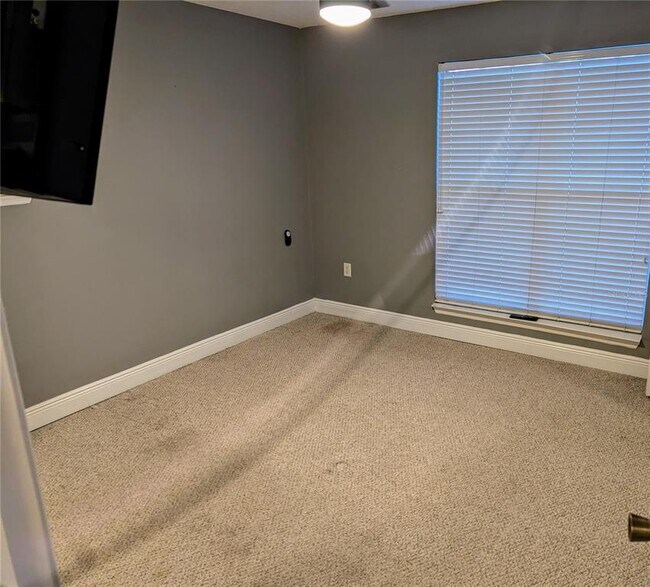 Building Photo - 4211 Chatham Oak Ct