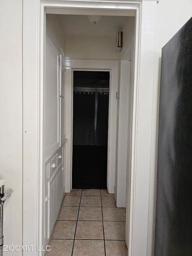 Building Photo - 2 br, 2 bath House - 1029 E Meadowbrook Ave