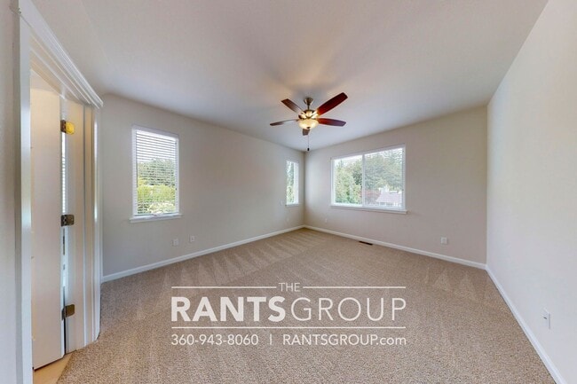 Building Photo - 3 Car Garage! Private Beach Access! Fantastic Location! I5 & shopping only 5 minutes away!