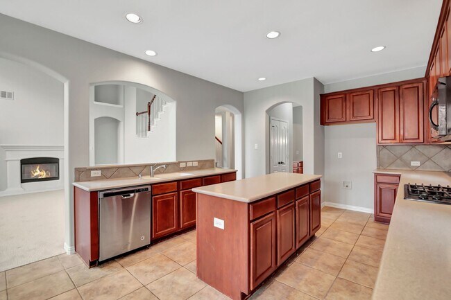 Building Photo - Stonebridge Ranch Beauty