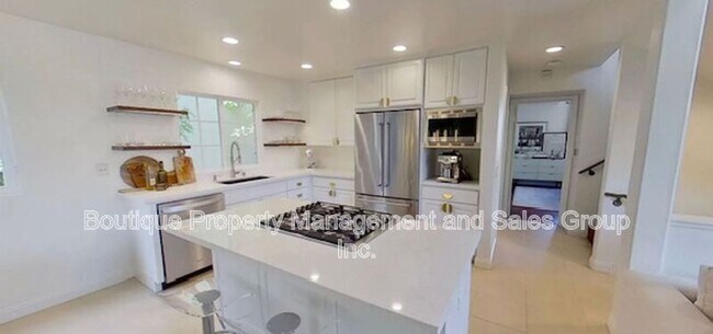 Building Photo - 445 1/2 Begonia Avenue