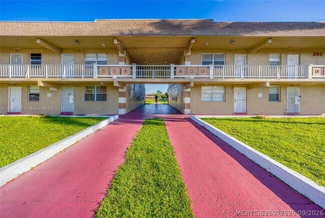 Building Photo - 505 NW 177th St