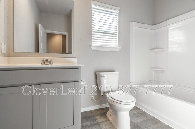 Building Photo - 3022 Del Mar Way