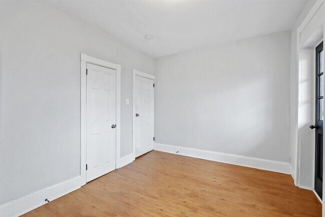 Building Photo - 2626 N 6th St