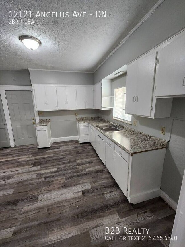 Building Photo - 12121 Angelus Ave