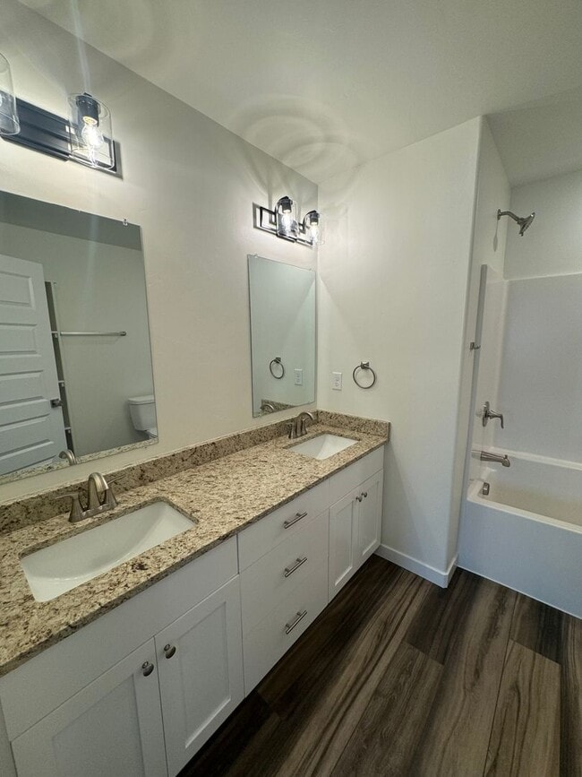 Building Photo - 845 Golden Bear Ln
