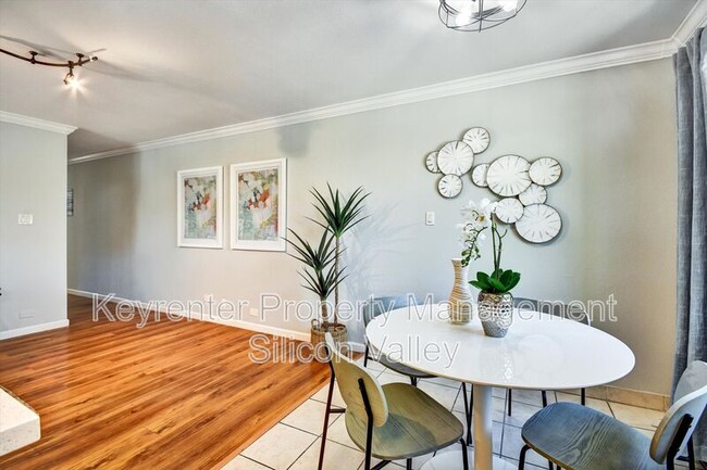 Building Photo - 329 Blossom Hill Rd