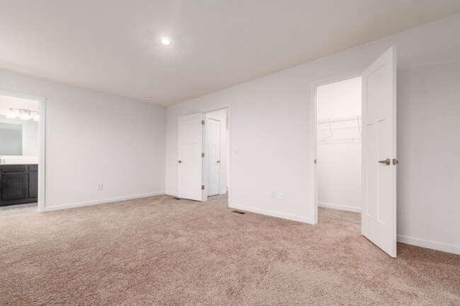 Building Photo - 144 Dusky Willow Dr