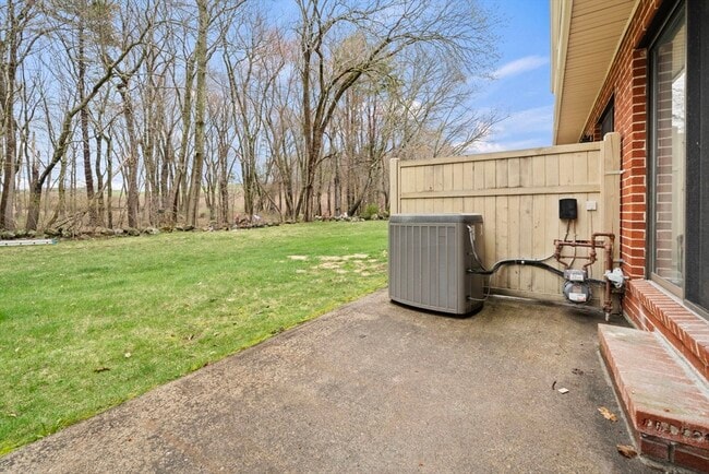 Building Photo - 68 Sterling Ln