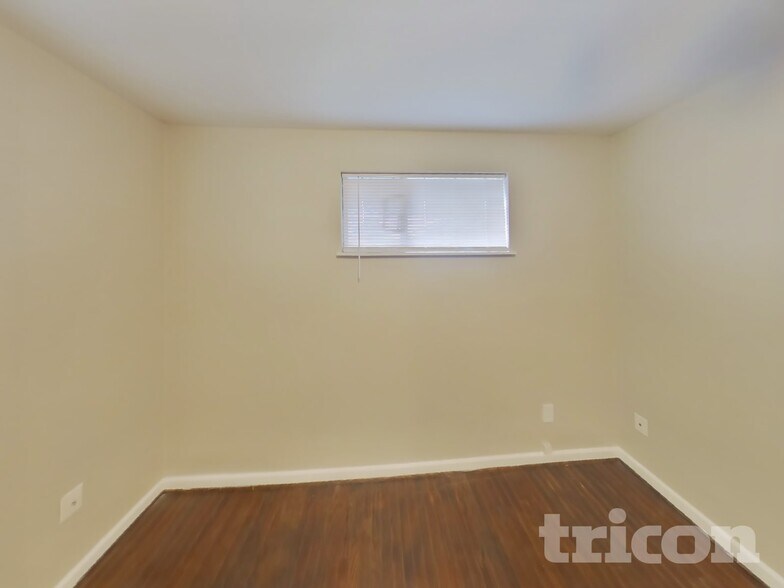 Building Photo - 6028 S 118th Pl