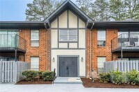 Building Photo - 6851 Roswell Rd